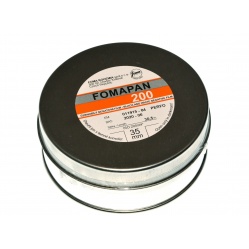 Foma Fomapan 200 30,5m. puszka, film z metra 35mm.