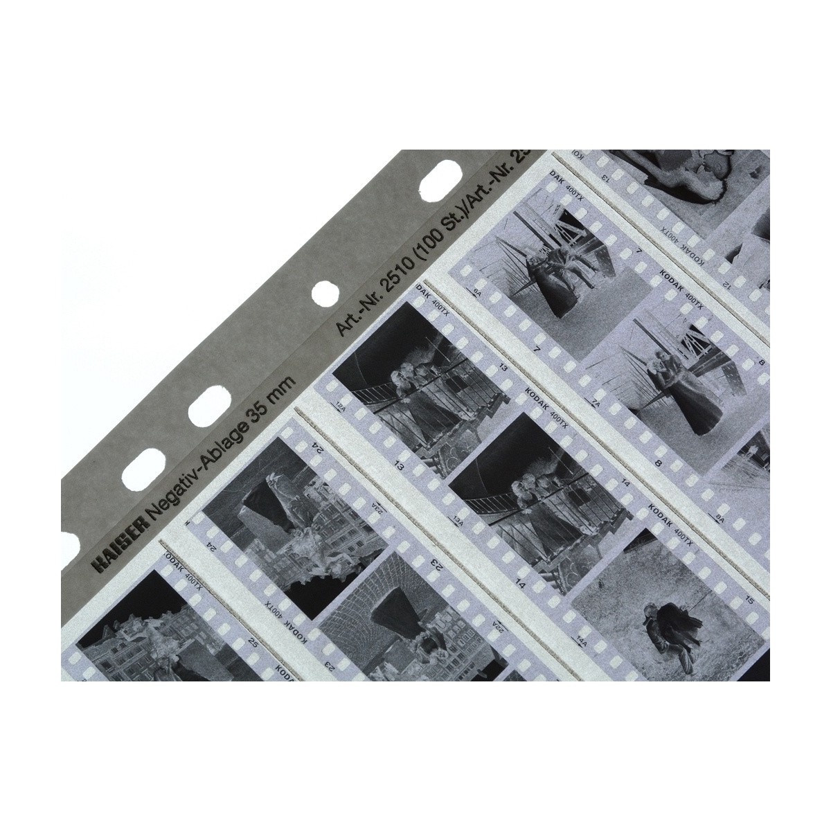 Wywołanie tradycyjne w koreksie filmu czarno białego 35mm.