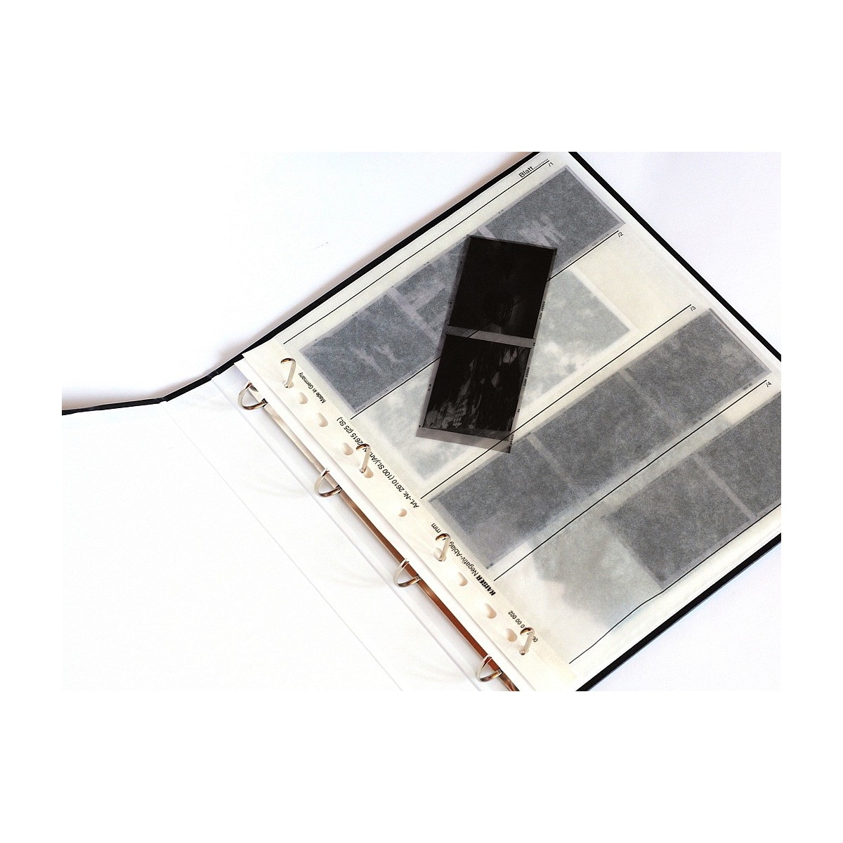 Delfin Segregator na folie + 25 koszulek pergaminowych na filmy i klisze 120