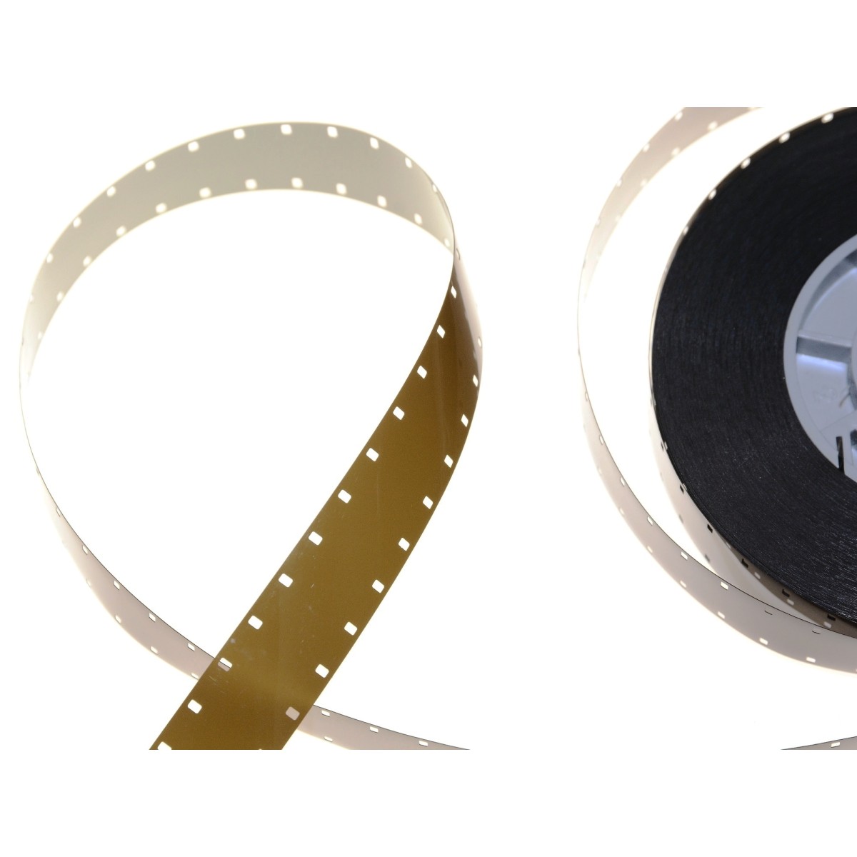 Wywołanie filmu czarno-białego z kamery 16 mm Super, Standard 30,5 m.