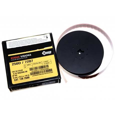 Kodak Vision3 250D 16 mm. film kolorowy 5500 K - 30,5m NA ZAMÓWIENIE