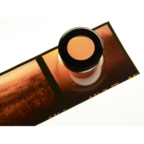 Kaiser Lupa z podstawką powiększenie 8X (2334) do przeglądania filmu