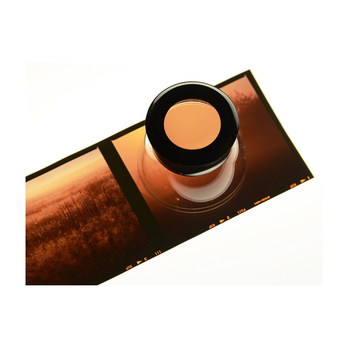 Kaiser Lupa z podstawką powiększenie 8X (2334) do przeglądania filmu