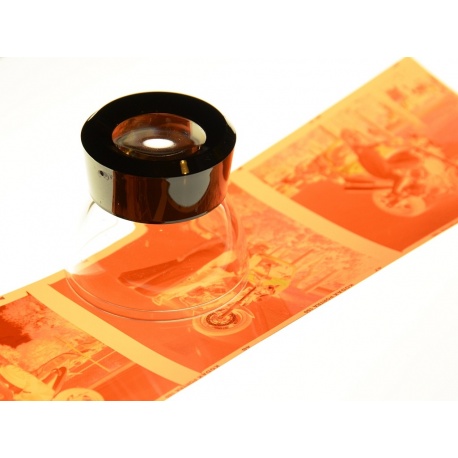 Kaiser Lupa z podstawką powiększenie 8X (2334) do przeglądania filmu