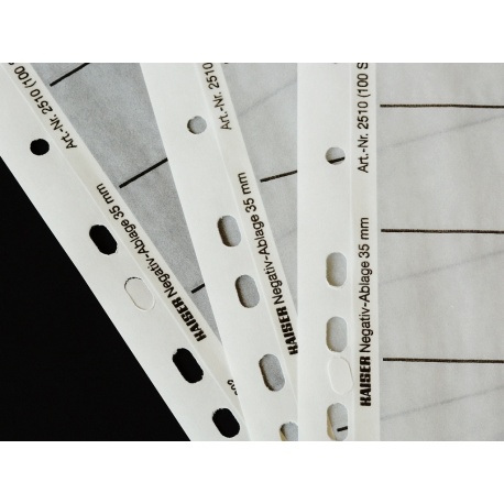 Kaiser Koszulki pergamin na film 35mm. 100 sztuk folia na film