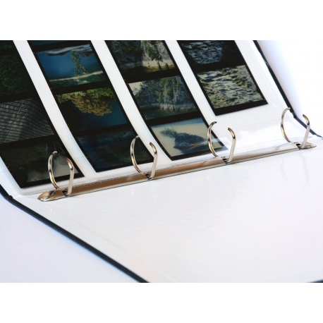 Czarno-Białe Segregator na koszulki i folie fotograficzne Z NAPISEM