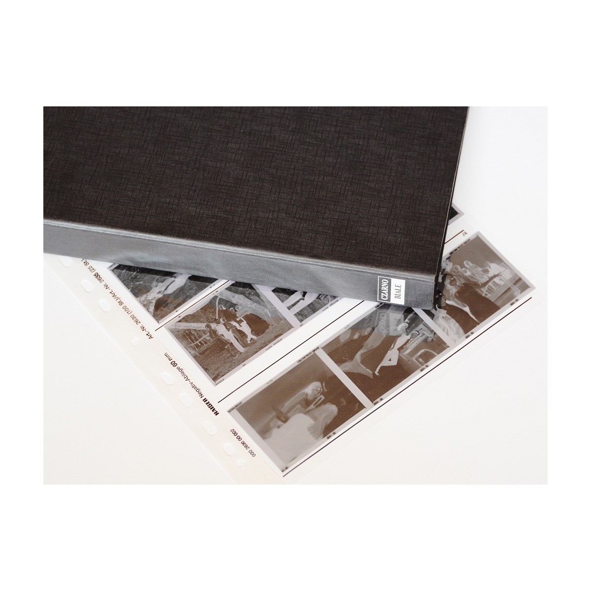 Czarno-Białe Segregator na koszulki i folie fotograficzne Z NAPISEM