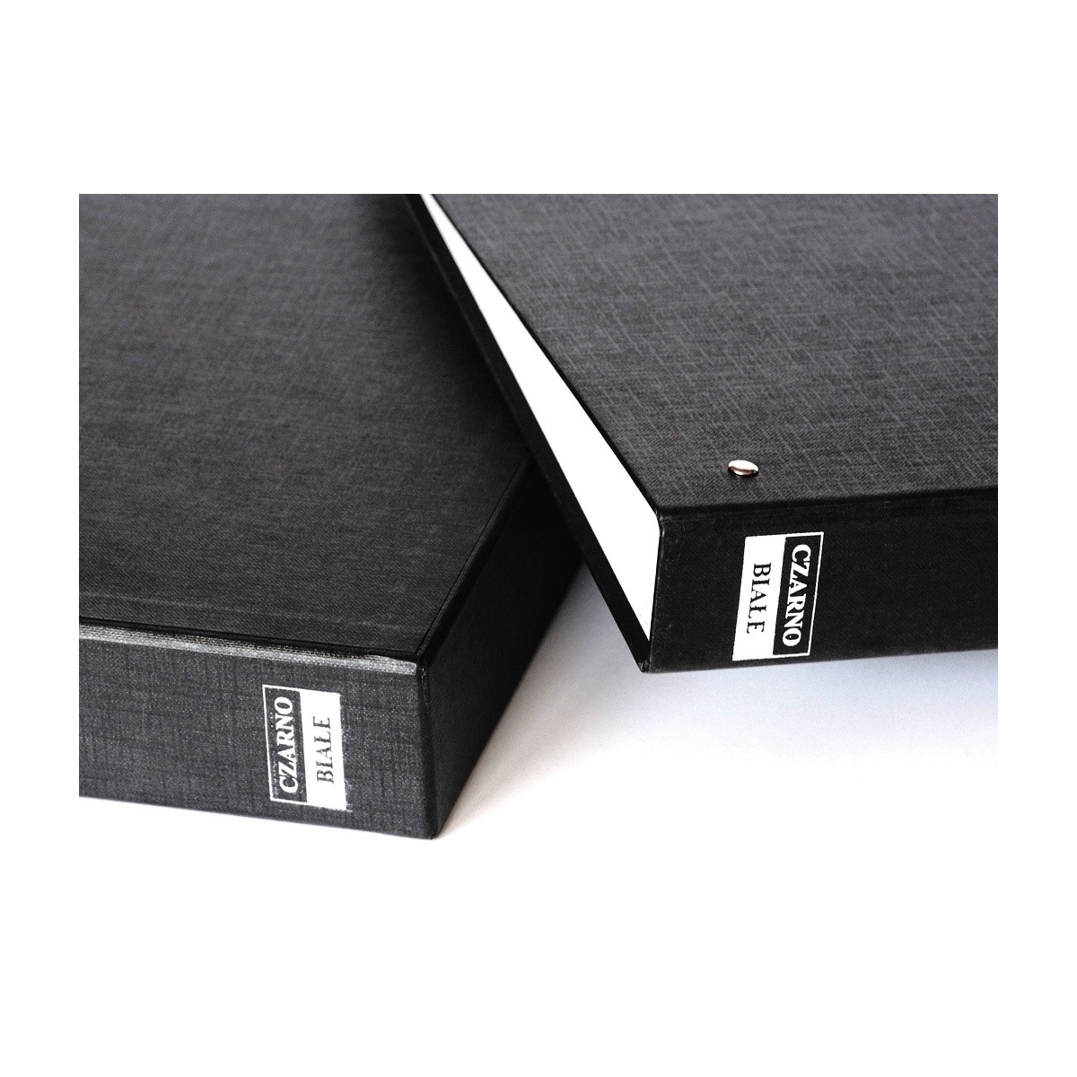 Czarno-Białe Segregator i Futerał na koszulki foto Z NAPISEM