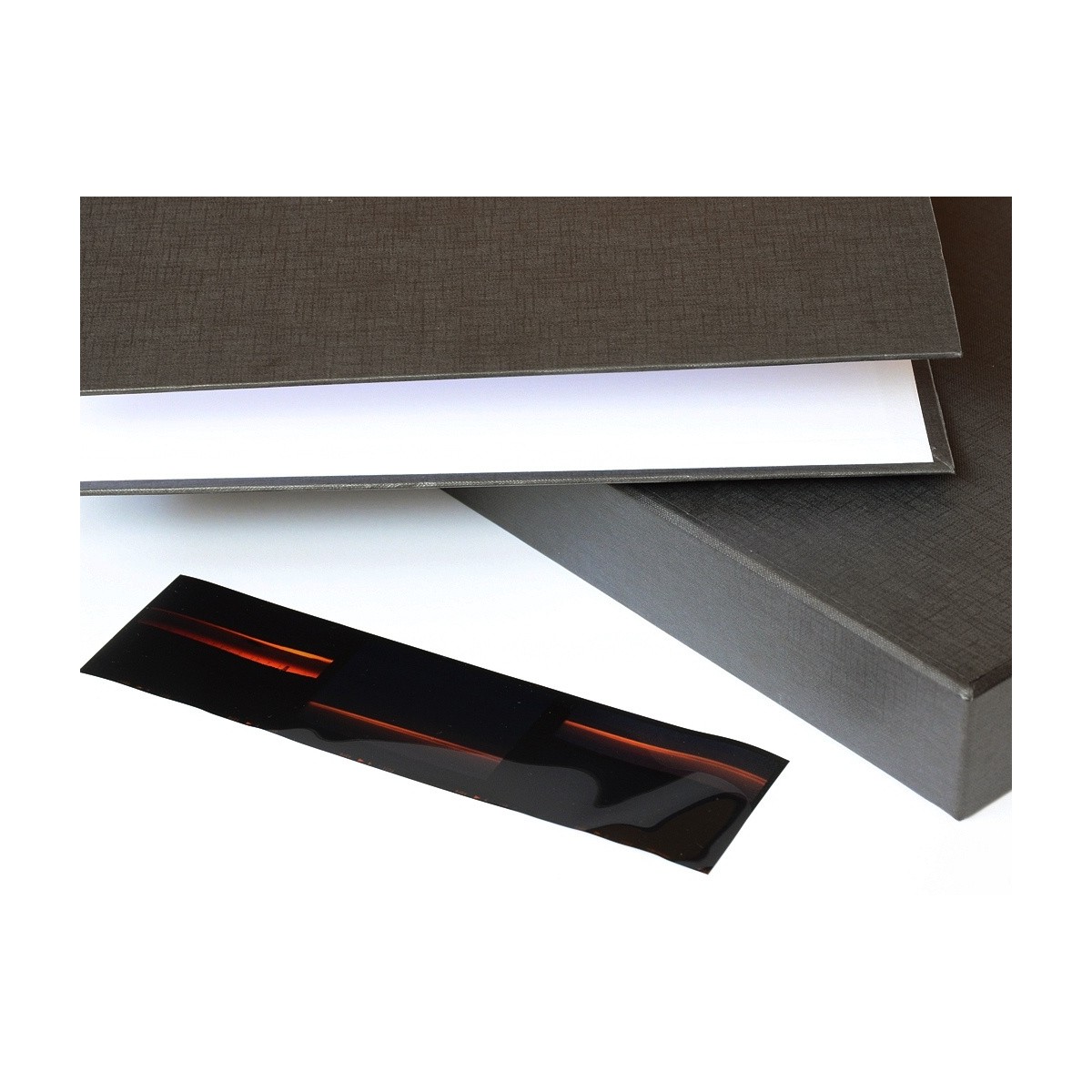 Czarno-Białe Segregator i Futerał na koszulki folie BEZ NAPISU