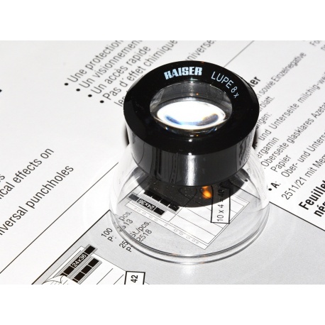 Kaiser Lupa z podstawką powiększenie 8X (2334) do przeglądania filmu