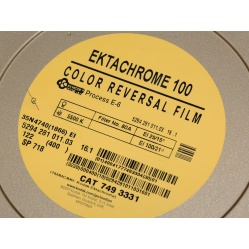 Kodak Ektachrome 100D film kolorowy diapozytyw 35mm. 122 m.